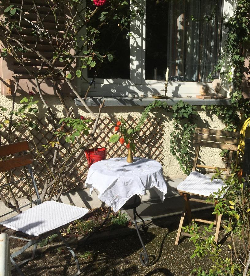 Vintage-Mansarde Uber Wilden Garten Stuttgart Bagian luar foto